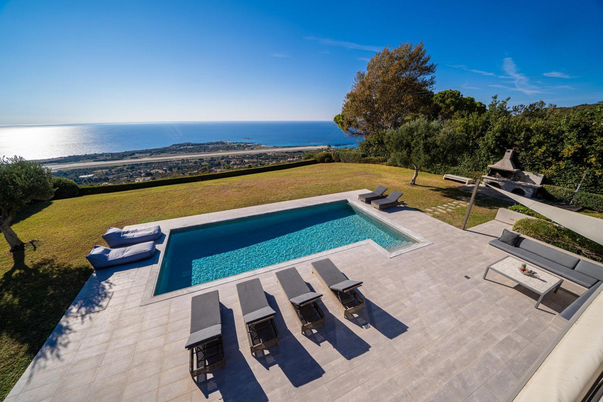 Grande Azzurro In Lakithra Villa Exterior photo